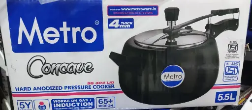 Metro concave  5.5 litres Induction base  Hard anodized pressure cooker