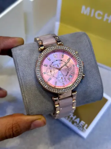 [600010] FEMALES WATCH MECHEAL KORS ....