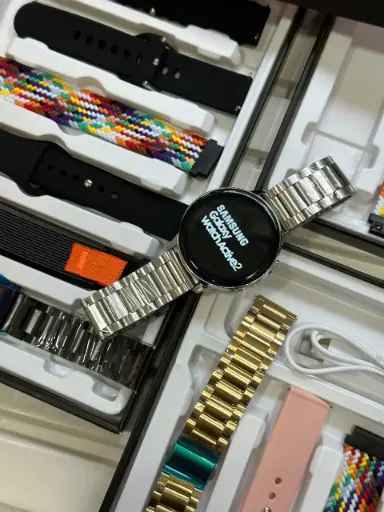 Samsung Galaxy Active 2 Smart Watch With 7 Straps